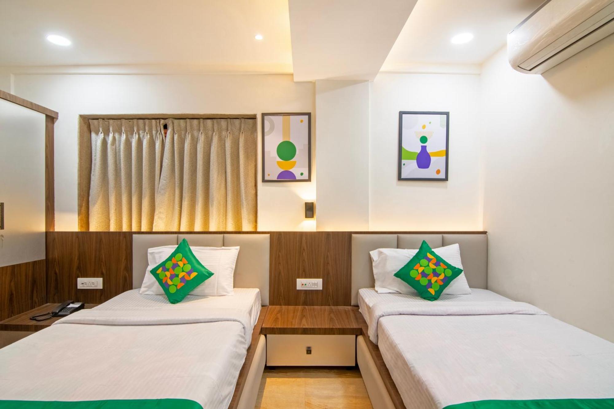 Treebo Petals Banquet & Suites - Calcutta Buitenkant foto