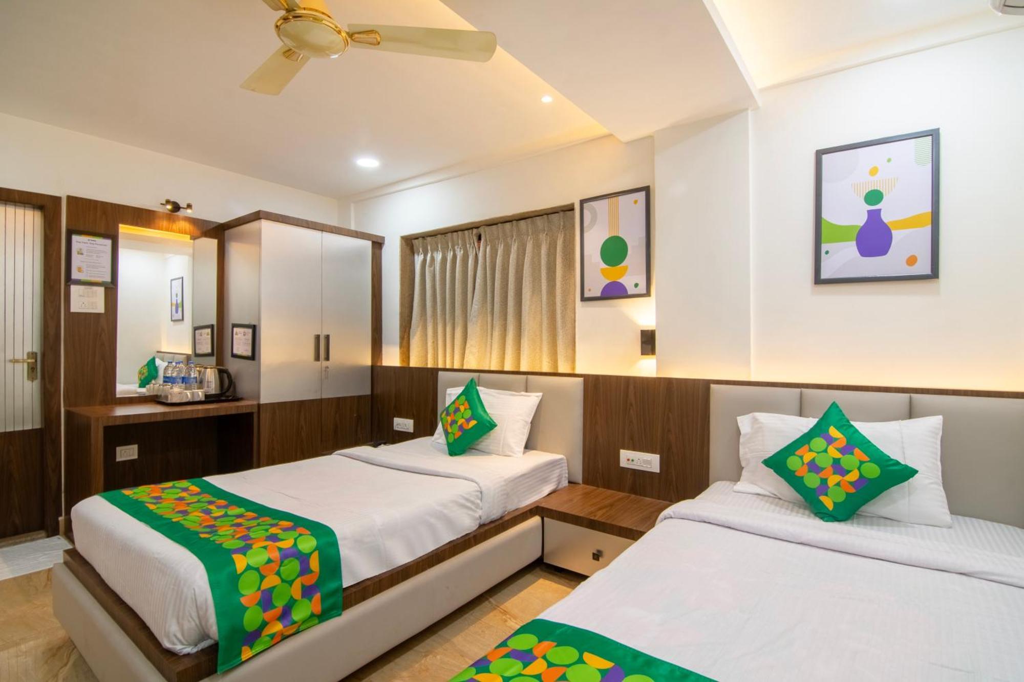 Treebo Petals Banquet & Suites - Calcutta Buitenkant foto