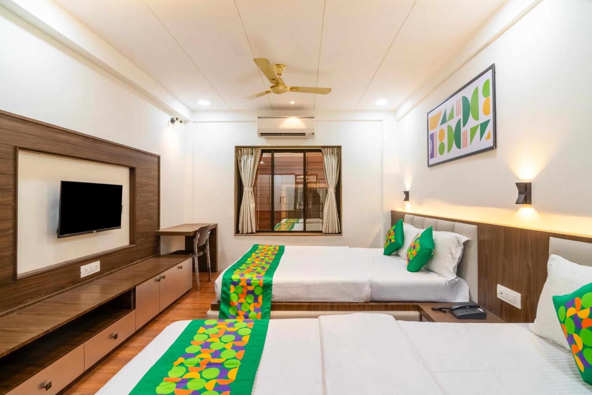 Treebo Petals Banquet & Suites - Calcutta Buitenkant foto